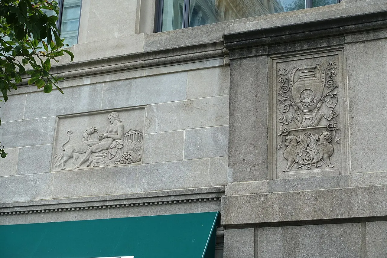 Sofitel Washington DC Lafayette Square, Washington: Architectural ornament - Sofitel Washington DC Lafayette Square Hotel - 15th Street NW -